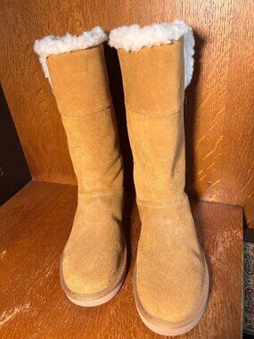 Koolaburra by UGG Chestnut Tall Shearling Boots Zip Women’s 8 NWOT